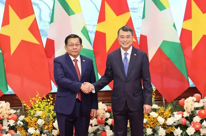 PM Le Minh Hung meets with Myanmar President