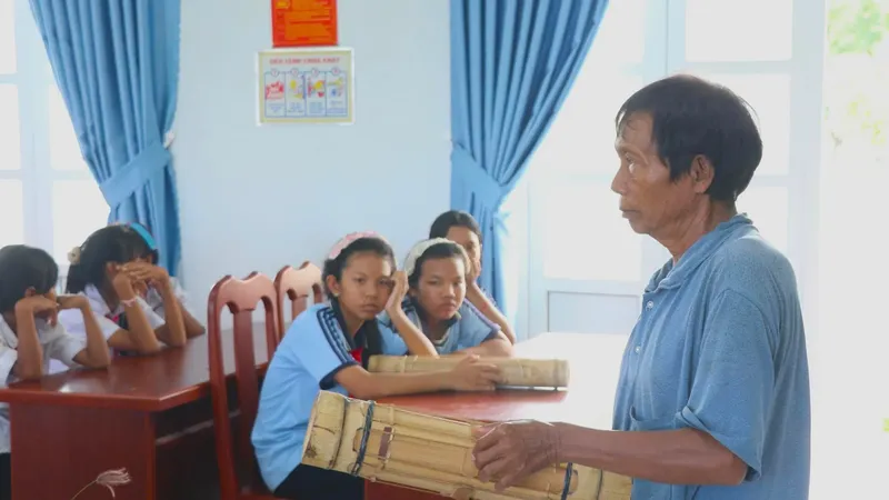 Chapi instrument resonates in local schools as effort to preserve Raglai culture