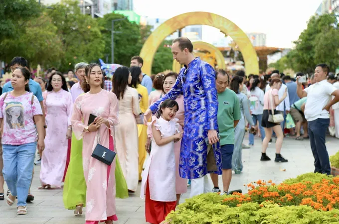 Nguyen Hue Flower Street 2026 attracts over 1.8 million visitors