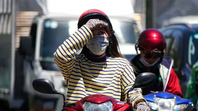South faces prolonged heat as heavy rain hits Northern region