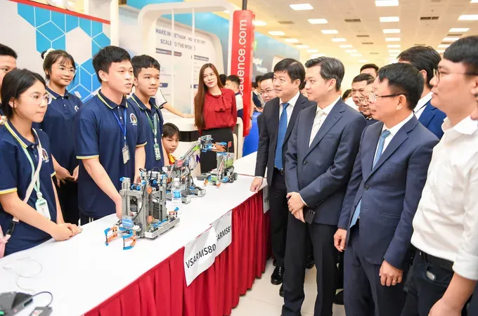 2,930 students join national STEM, AI and Robotics finals