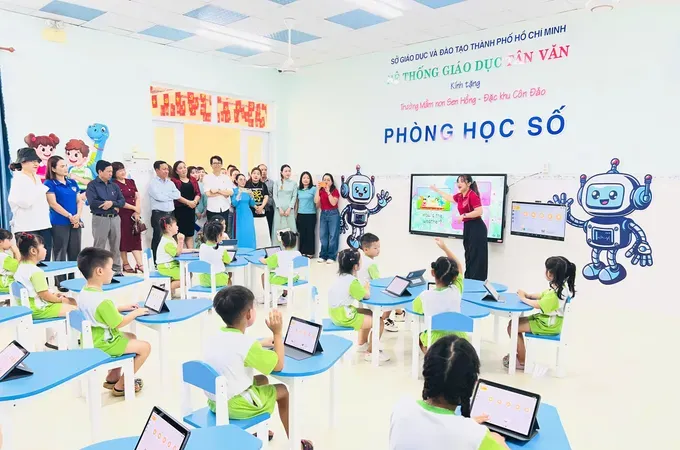 New digital classroom brings modern learning to Con Dao preschoolers
