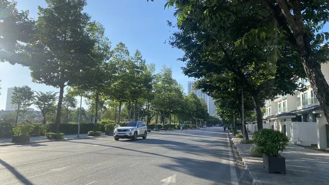 Extreme heat grips Northern and Central regions, Hanoi nears 40 degrees Celsius