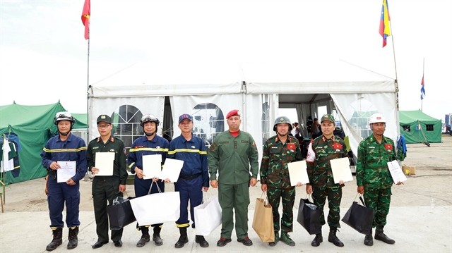 Vietnamese rescuers awarded "Hero of Venezuela" medal