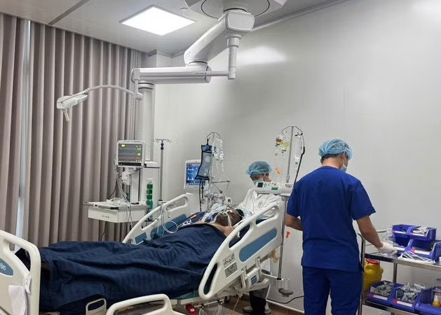 Last victim of Phu Quoc canoe capsize accident transferred to Cho Ray Hospital