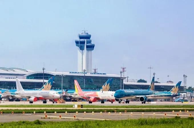 Tan Son Nhat Airport temporarily suspends flights after UAV sightings
