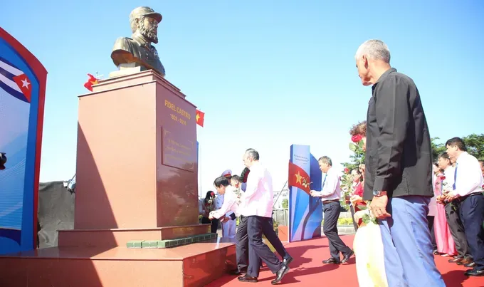 Vietnam marks 100th birth anniversary of Cuban Leader Fidel Castro