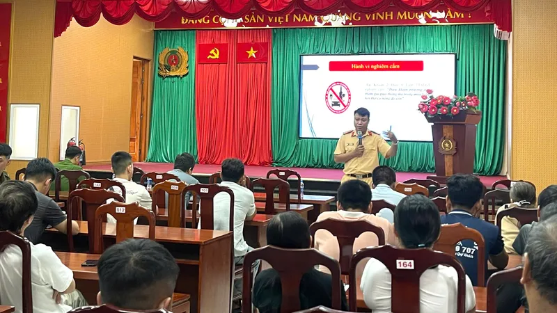 Chủ nhà trọ, quán ăn, cơ sở kinh doanh vận tải ký cam kết đảm bảo an toàn PCCC