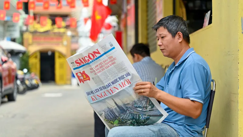 TPHCM rực rỡ cờ hoa, người dân hướng về Đại hội XIV của Đảng