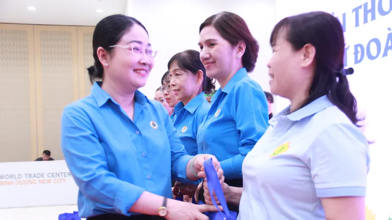 Đưa dịch vụ y tế đến gần hơn với nữ công nhân, đoàn viên