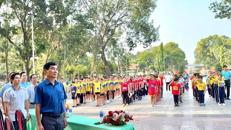 Khai mạc Giải việt dã các lứa tuổi xã Phú Giáo lần thứ I năm 2026