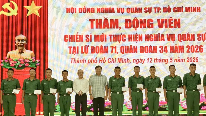 TPHCM: Động viên chiến sĩ mới tại các đơn vị huấn luyện