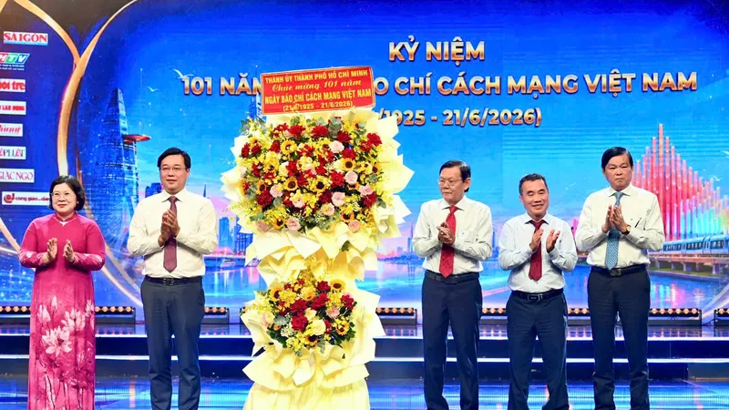 Tôn vinh những người làm báo đồng hành cùng sự phát triển của TPHCM
