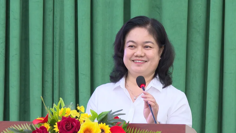 Bà Nguyễn Thị Mỹ Hằng, Ủy viên Ban Thường vụ Thành ủy, Bí thư Đảng ủy, Chủ tịch HĐND phường Bến Cát phát biểu kết luận tại hội nghị