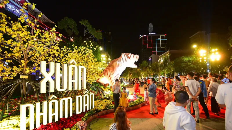 Khai mạc Đường hoa Nguyễn Huệ Tết Nhâm Dần 2022 Xuân quê hương, ấm tình nhân ái