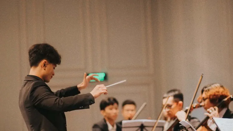 Nhạc trưởng Dustin Tiêu