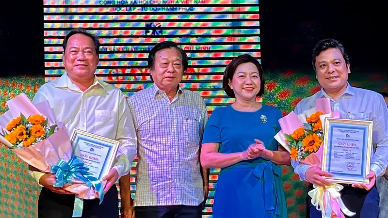 Hội Sân khấu TPHCM trao giải thưởng cho tác phẩm sân khấu xuất sắc năm 2022