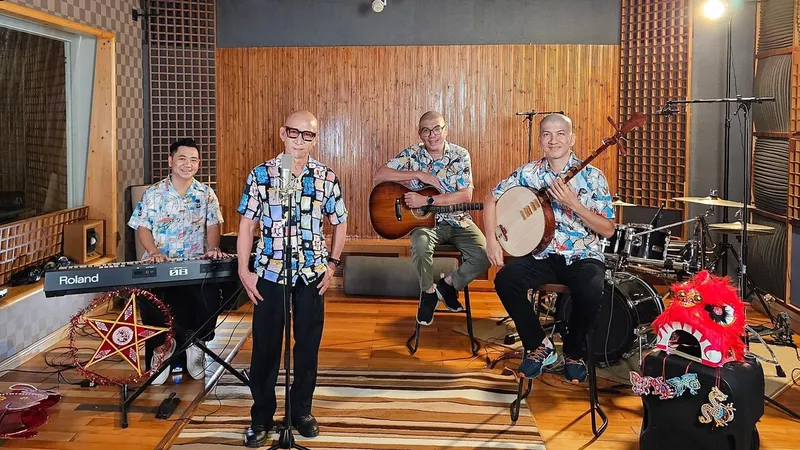 Ê kíp thực hiện MV liên khúc "Hỏi Cuội - Trung thu muộn". Ảnh: NS HOÀI AN