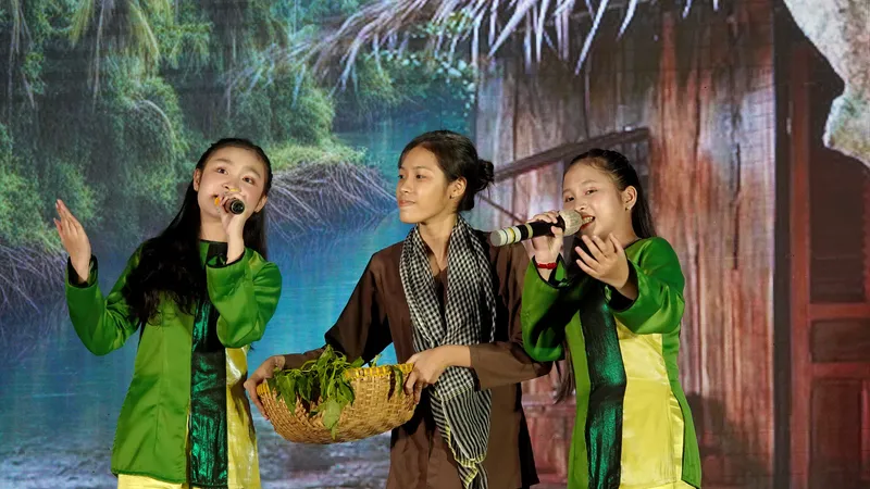 Rộn ràng Liên hoan Đờn ca tài tử thiếu nhi giải “Cánh Sen Hồng”