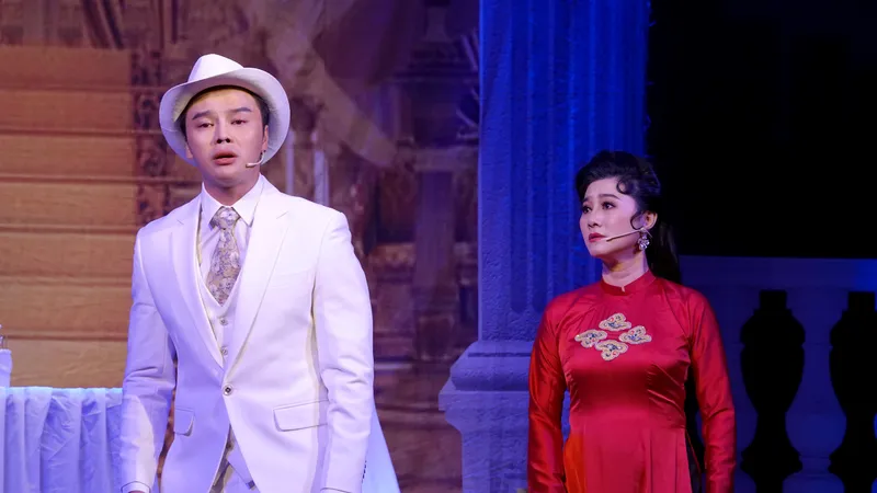 NSƯT Quế Trân, NS Võ Minh Lâm và vở cải lương "Cô đào hát" của sân khấu Đại Việt được đề cử vào vòng bầu chọn Giải Mai Vàng lần thứ 29 năm 2023. Ảnh: THÚY BÌNH