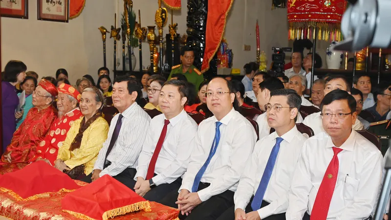 Lãnh đạo TPHCM dự Lễ hội Khai hạ - Cầu an