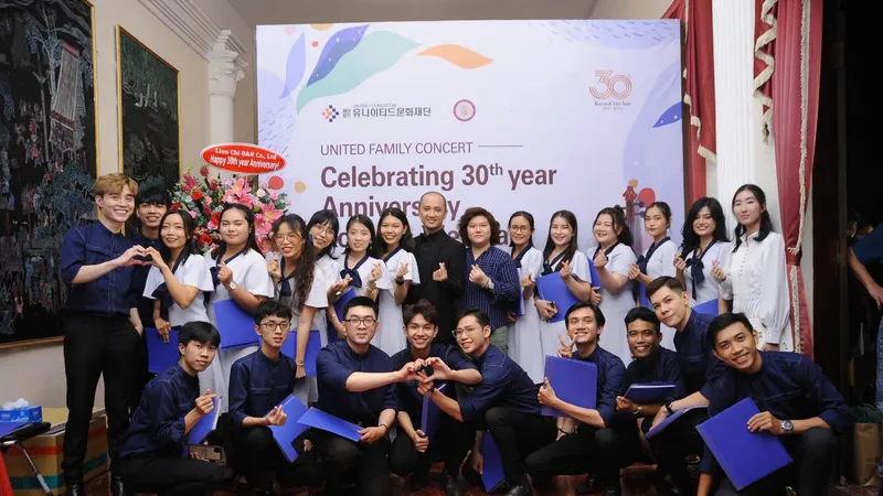 Các bạn trẻ trong Dàn hợp xướng cộng đồng United Youth Harmony Choir Nhạc viện TPHCM. Ảnh: THANH SƠN