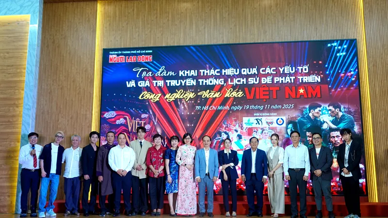 Các đại biểu tham dự Tọa đàm “Khai thác hiệu quả các yếu tố và giá trị truyền thống lịch sử để phát triển công nghiệp văn hóa Việt Nam”. Ảnh: THÚY BÌNH