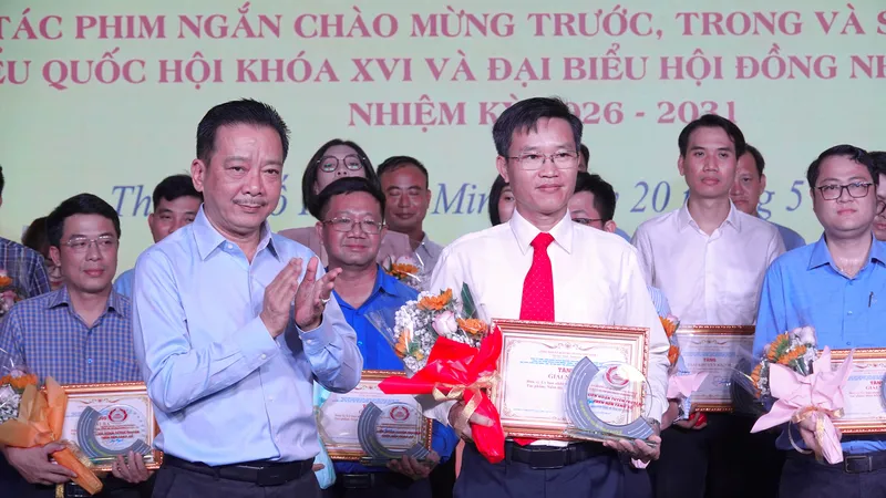 Trao giải Liên hoan Cử tri với ngày hội toàn dân trong kỷ nguyên số