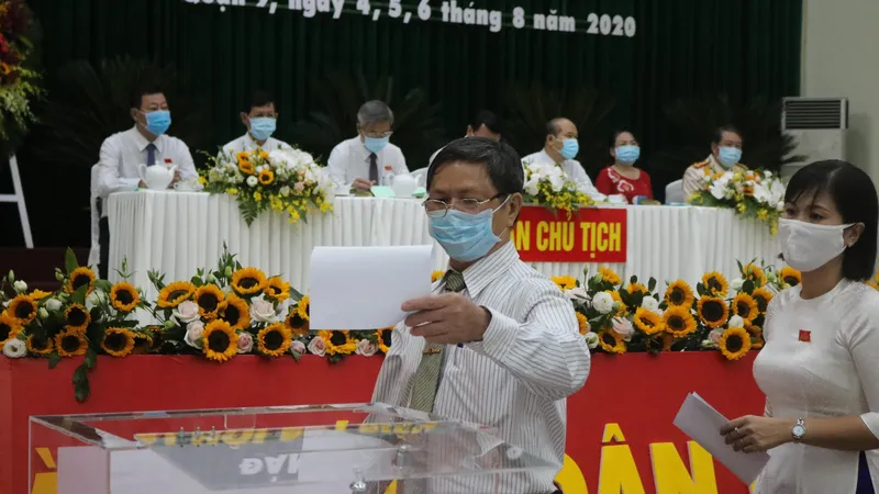 Đồng chí Lâm Đình Thắng tiếp tục làm Bí thư Quận ủy quận 9