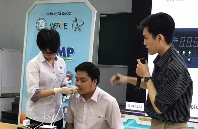 “Chế tạo máy đo lực cắn ở người” giành giải nhất cuộc thi iUMP