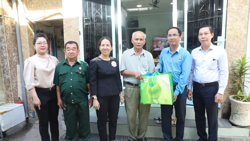 Vận động nhân dân hiến đất mở rộng hẻm
