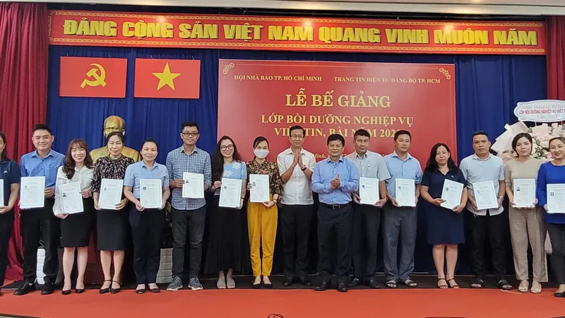 78 học viên hoàn thành lớp bồi dưỡng nghiệp vụ viết tin, bài năm 2022