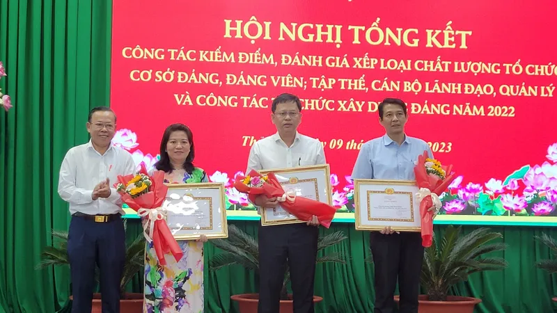 TP Thủ Đức khen thưởng 237 tổ chức đảng, đảng viên 