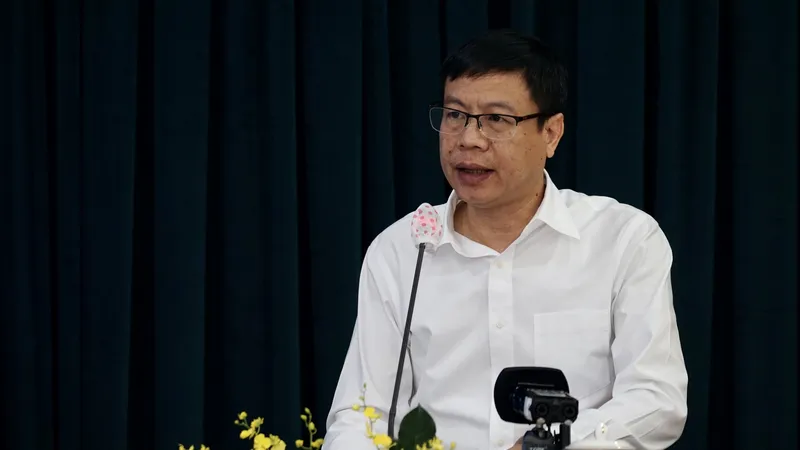 Thứ trưởng Bộ KH-CN Lê Xuân Định: Người làm nghiên cứu mà tiền lương không đủ sống thì khó tập trung