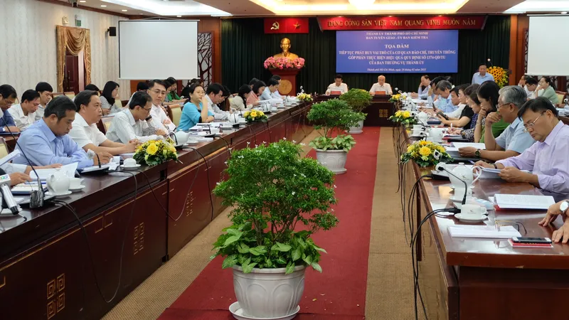 Báo chí cung cấp gần 1.200 thông tin phản ánh theo Quy định 1374