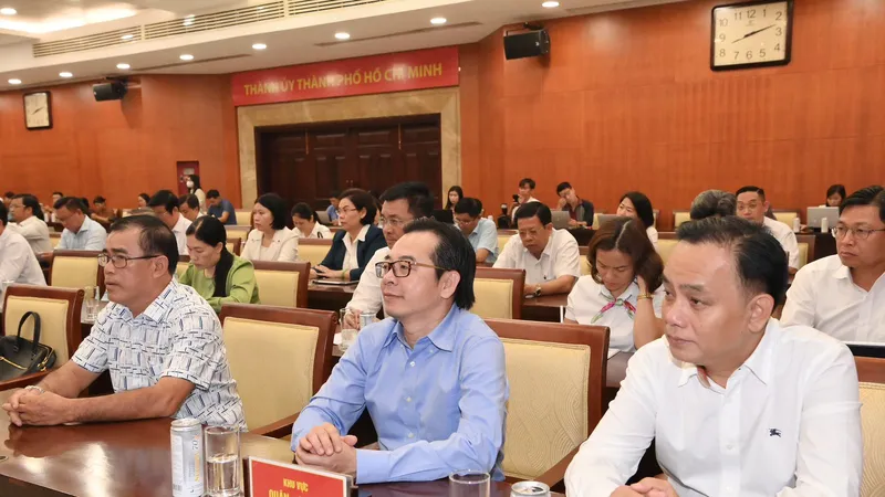 Kỳ họp thứ 10 HĐND TPHCM khóa X: Loạt giải pháp thúc đẩy phát triển kinh tế - xã hội TPHCM 