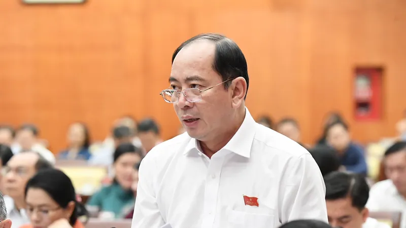Giám đốc Sở Y tế TPHCM Tăng Chí Thượng nói về hoạt động thẩm mỹ chui trên địa bàn TPHCM. Ảnh: VIỆT DŨNG 