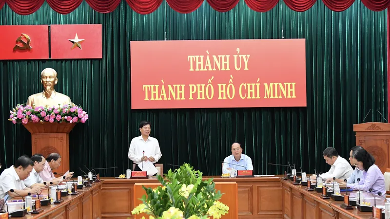 Quang cảnh buổi làm việc. Ảnh: VIỆT DŨNG