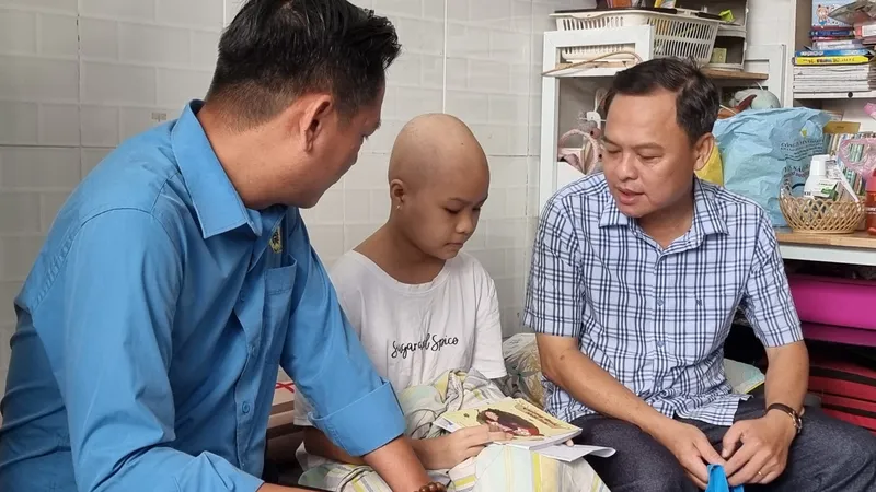 Cụm thi đua số 3 – Công đoàn Viên chức TPHCM thăm, tặng quà các gia đình chính sách tại huyện Củ Chi