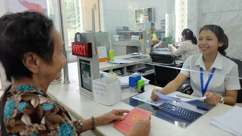 TPHCM thông báo tuyển dụng 63 công chức, viên chức từ nguồn sinh viên xuất sắc