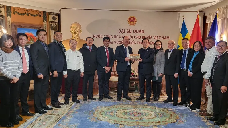 Đại sứ quán Việt Nam tại Thụy Điển đề nghị sớm thiết lập đường bay trực tiếp TPHCM - Thụy Điển