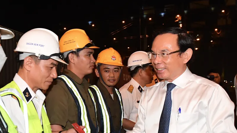 Lãnh đạo TPHCM dự phát lệnh làm hàng đầu xuân tại Tân Cảng Cát Lái