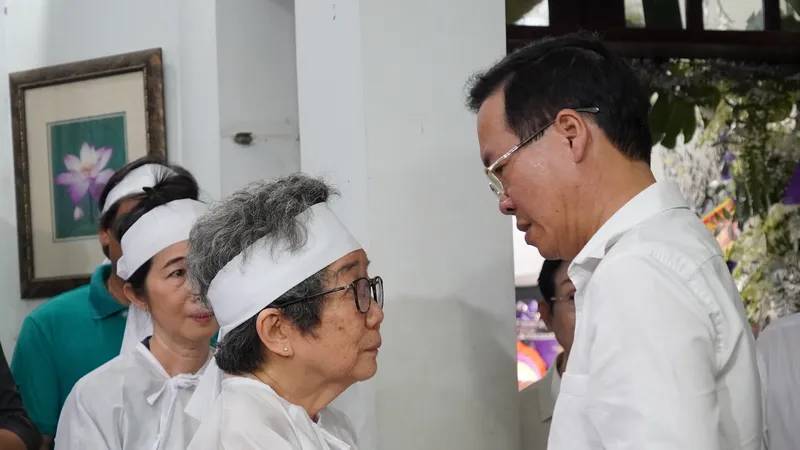 Chủ tịch nước Võ Văn Thưởng đến viếng lễ tang đồng chí Lê Minh Châu