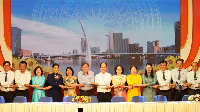 Quận 1 thi đua vượt khó hoàn thành các chỉ tiêu năm 2023