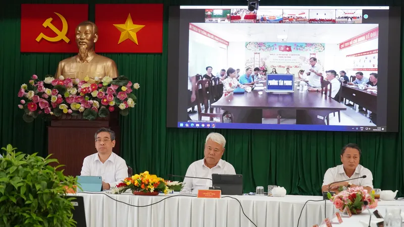 Triển khai toàn diện công tác Đảng làm nền tảng chính trị để phát triển kinh tế - xã hội, quốc phòng - an ninh, phục vụ nhân dân