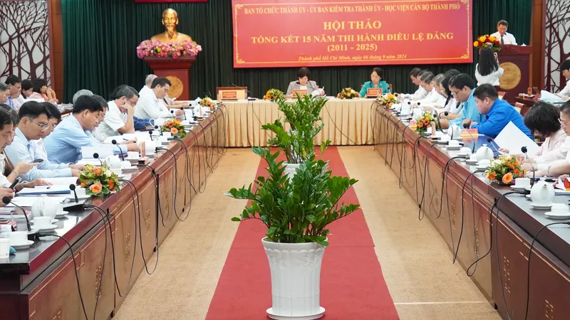 Diễn đàn thảo luận Điều lệ Đảng sau 15 năm thi hành