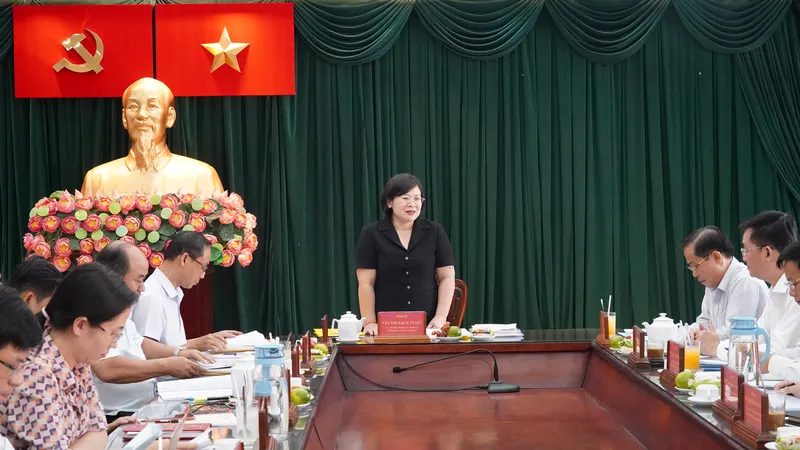 Đồng chí Văn Thị Bạch Tuyết lưu ý huyện Bình Chánh đẩy nhanh tiến độ thực hiện văn kiện đại hội