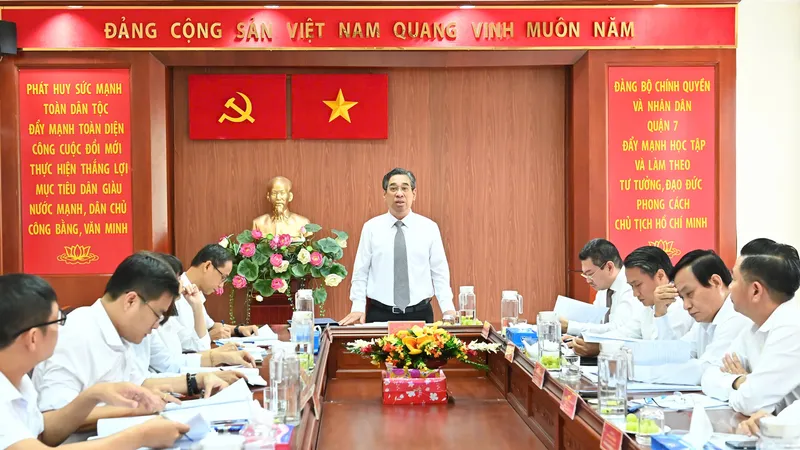 Tích hợp các văn bản chỉ đạo của Trung ương và TPHCM để chuẩn bị tốt nhất công tác tổ chức Đại hội Đảng bộ quận 7 nhiệm kỳ 2025-2030