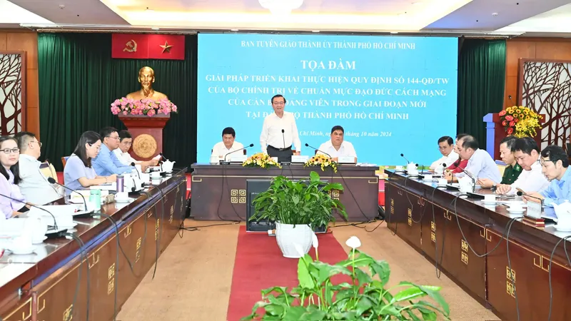 TPHCM thảo luận các giải pháp thực hiện quy định về chuẩn mực đạo đức cách mạng của cán bộ, đảng viên
