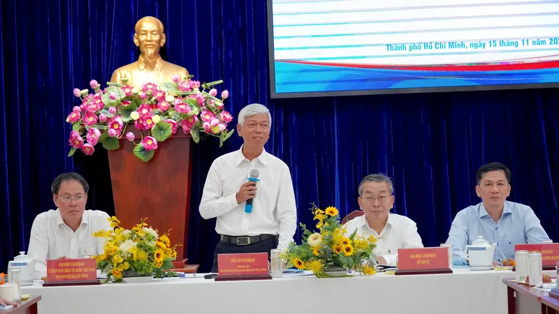 Vì khó mà không sáng tạo thì cơ quan hành chính trở thành khởi nguồn của sự trì trệ